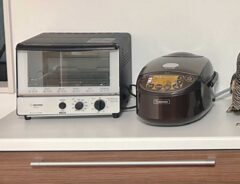 家電が並ぶキッチン　よく見ると？　「擬態している」「笑った」