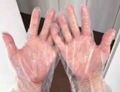 ビニール手袋の外し方