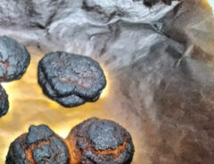 「推しの誕生日に推しの好物を…」　焼き上がりに「声出して笑った」「逆に天才」